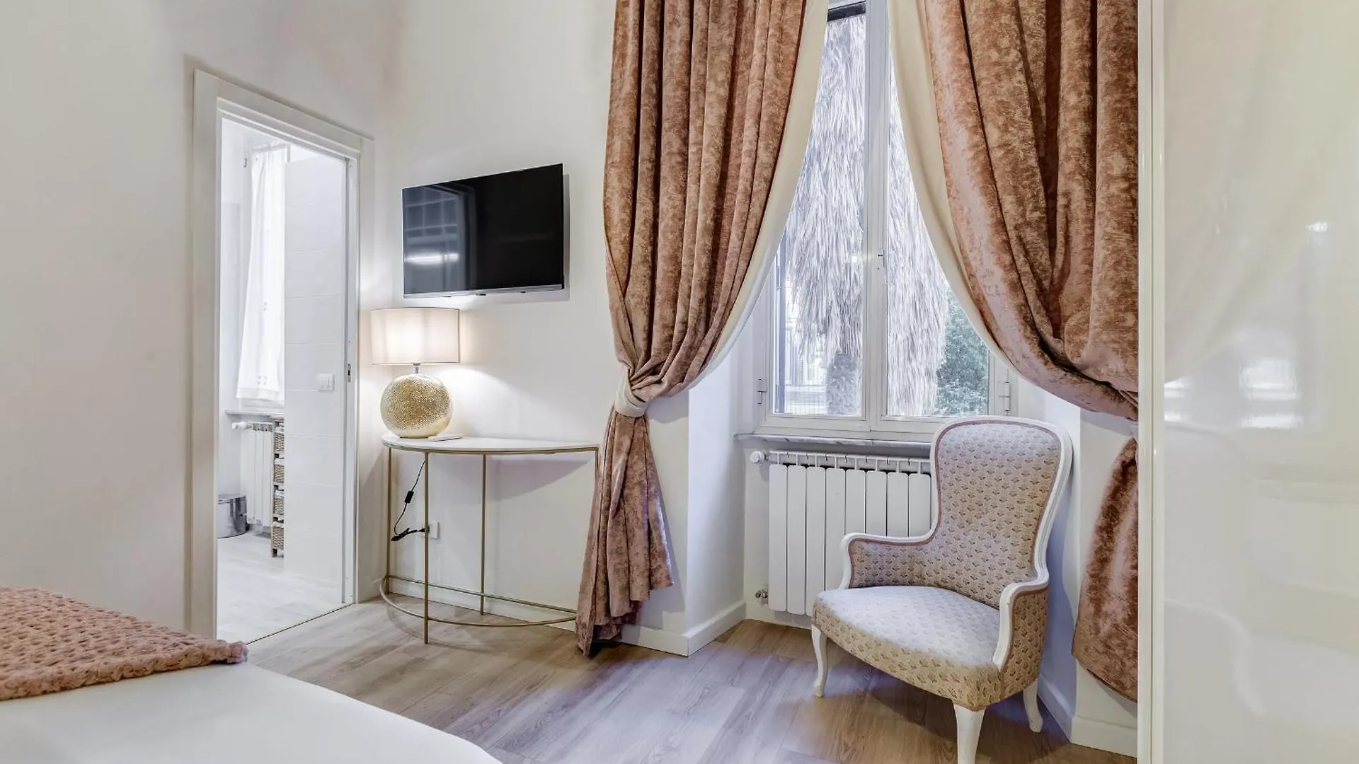 New Vatican Big Apartment - Romedreamhome